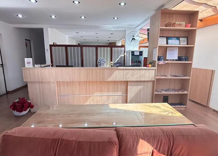 Six\'S Hotel