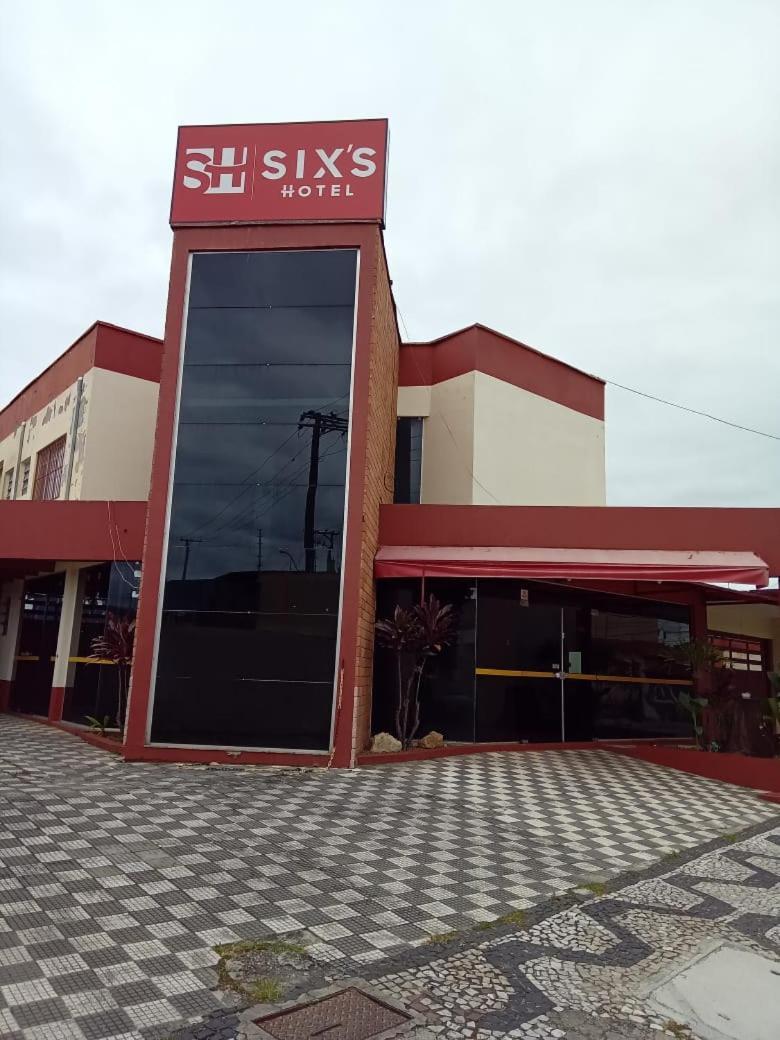 Hotel Six's