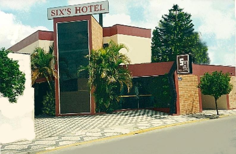 Six's 3* Jacareí
